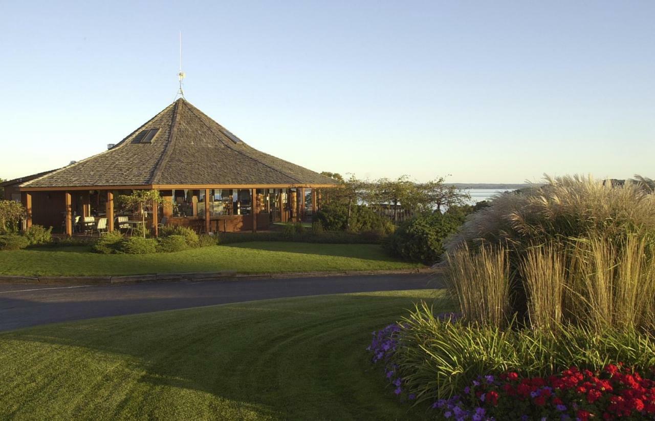 Agaming Golf Resort Kewadin Exteriér fotografie
